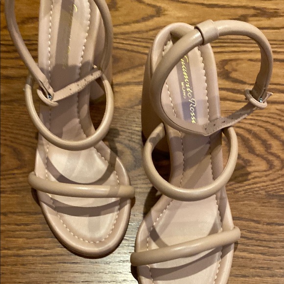 Gianvito Rossi Shoes - Gianvanti Rossi Block Heels Sandals.  Almost new condition